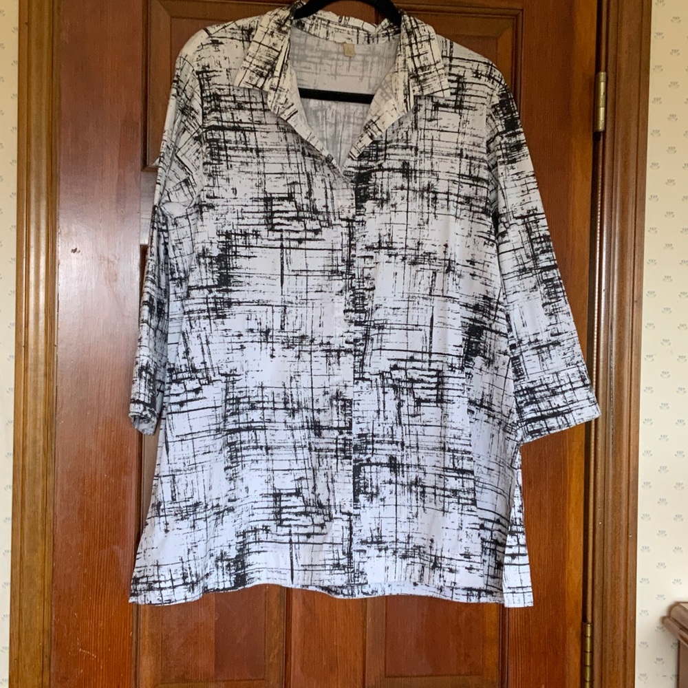 Women's Black and White Button Down Shirt